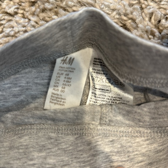 H&M grey legging 3 pack 4-6mo - Picture 2 of 2